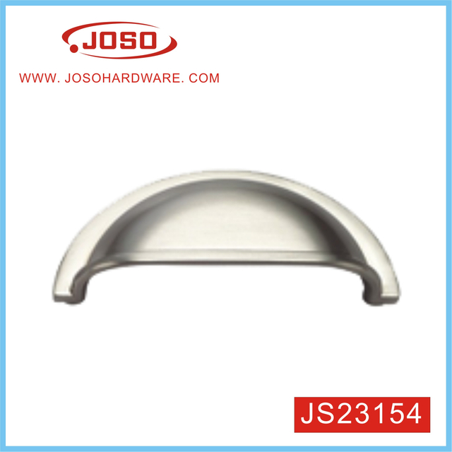 Ручка с матовой чашкой для ящика шкафа в коттедже